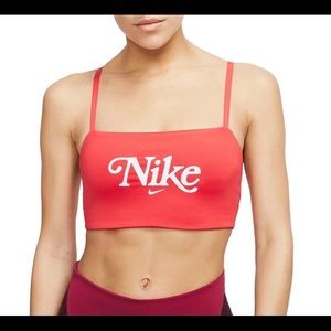 Red Nike Retro Femme Sports Bra